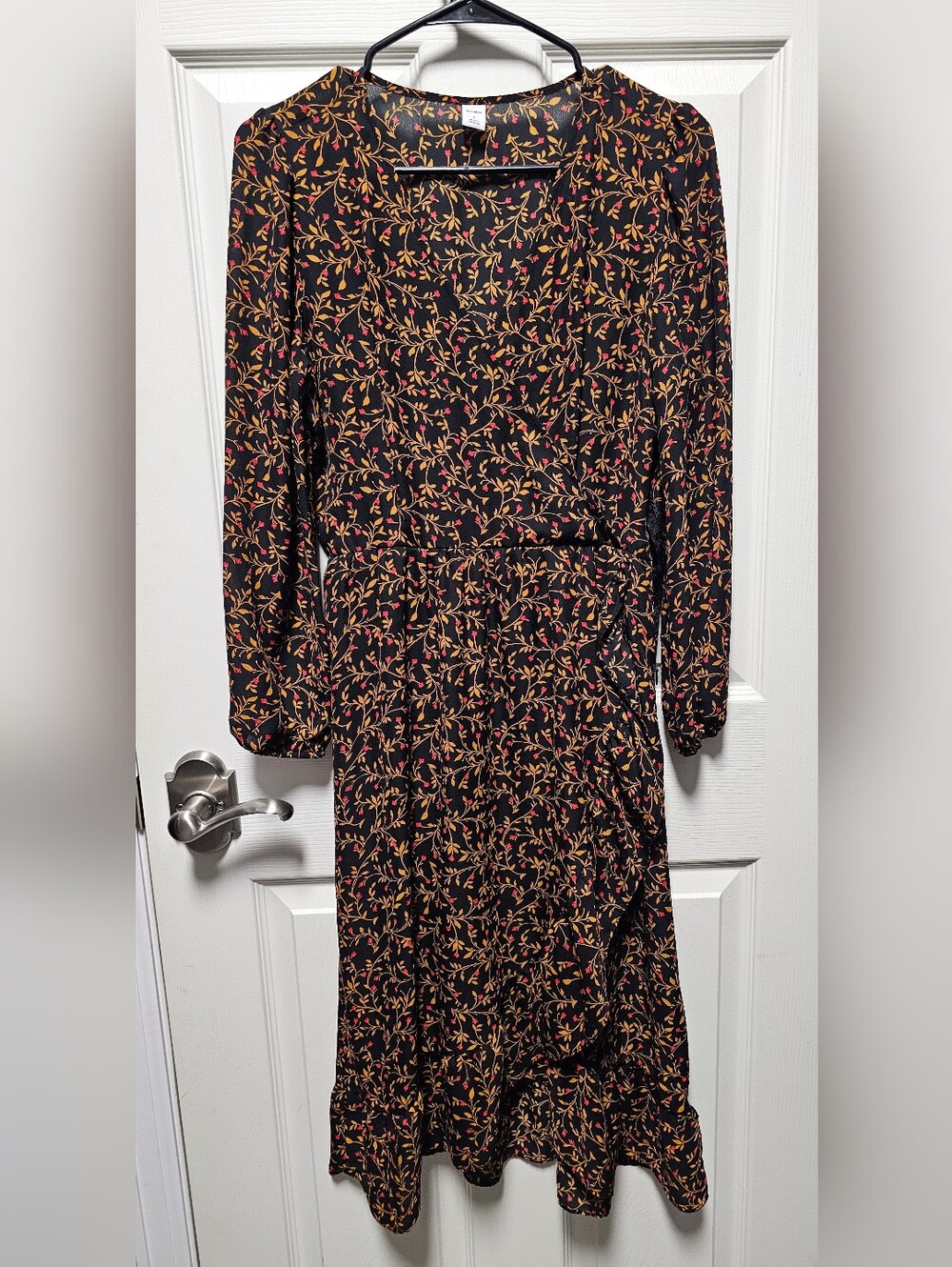 Old Navy Women's Black Faux-Wrap Floral Midi Dress- Size Small - Like New!